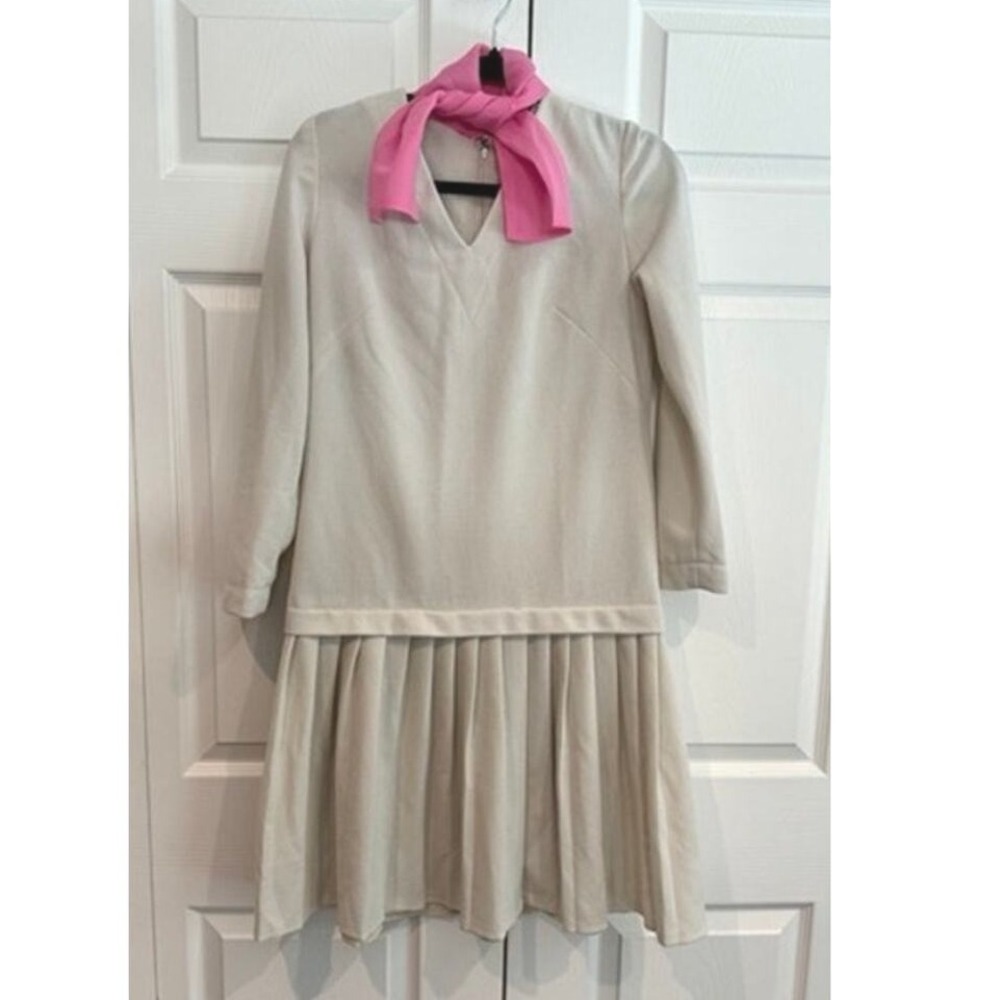 Vintage Carol Craig Pleated Beige Dress Long Sleeve Knee Length Flapper Style